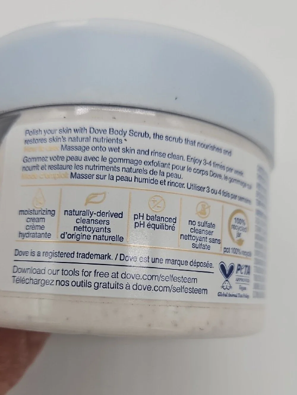 Dove Crushed Macadamia & Rice Milk Body Scrub - Light Blue